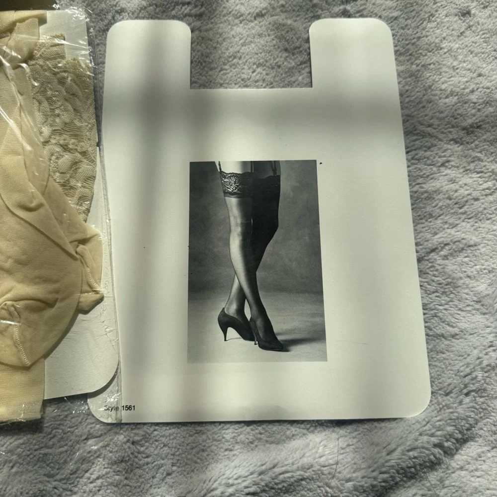 Berkshire Kicks Silky‎ Sheet Lace Top Stockings - Ivory Size A-B